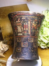 altes Gefäß Holz Lackmalerei